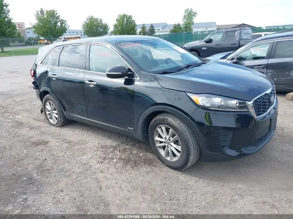 5XYPGDA31KG566112 2019 KIA SORENTO - Image 1