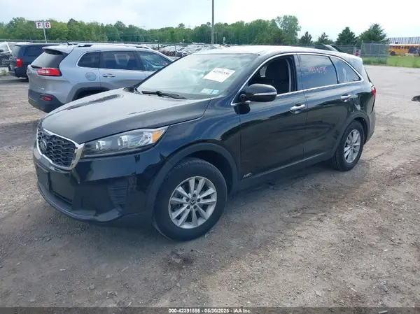 5XYPGDA31KG566112 2019 KIA SORENTO - Image 2