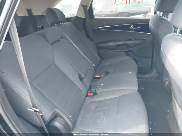 5XYPGDA31KG566112 2019 KIA SORENTO - Image 8