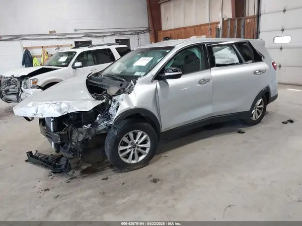 5XYPGDA31KG567745 2019 KIA SORENTO - Image 2