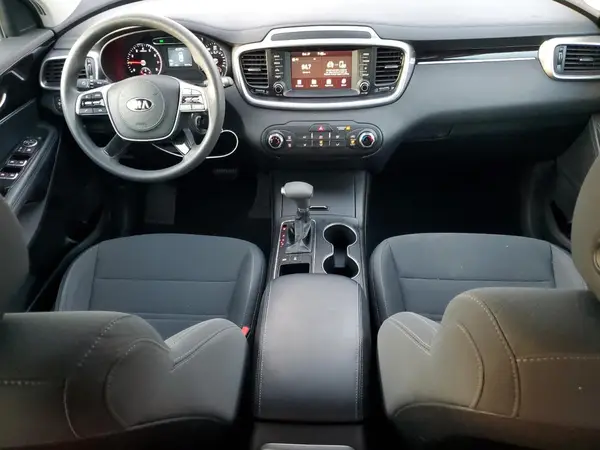 5XYPGDA31KG568099 2019 KIA SORENTO - Image 8