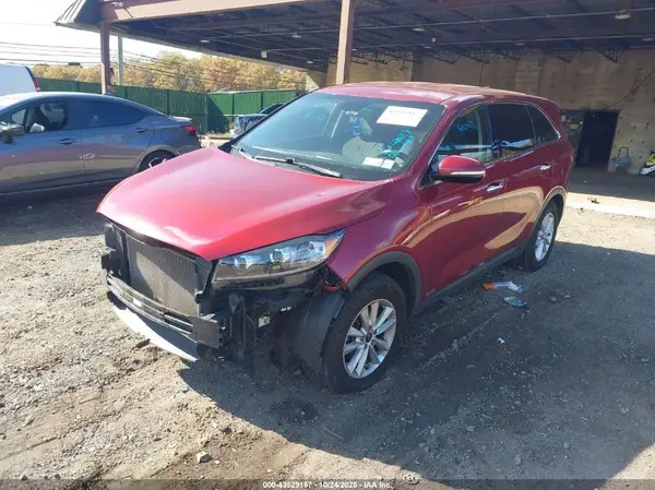 5XYPGDA31KG568863 2019 KIA SORENTO - Image 2