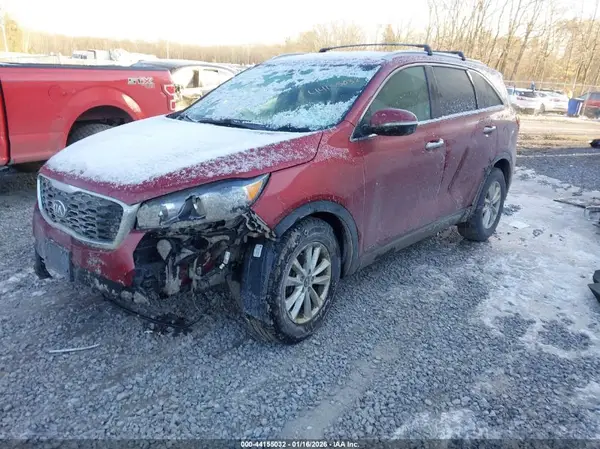 5XYPGDA31KG569804 2019 KIA SORENTO - Image 2