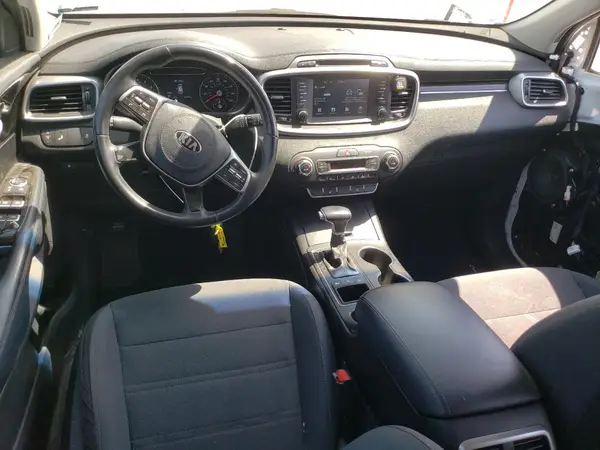 5XYPGDA31KG573710 2019 KIA SORENTO - Image 8