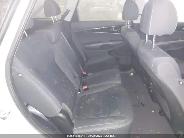 5XYPGDA31KG574100 2019 KIA SORENTO - Image 8