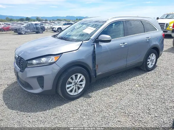 5XYPGDA31KG601733 2019 KIA SORENTO - Image 2