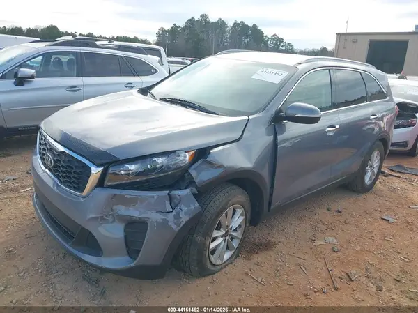 5XYPGDA31KG604017 2019 KIA SORENTO - Image 2