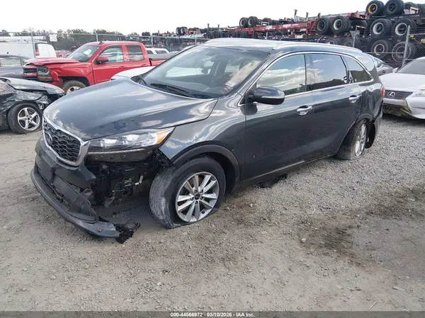 5XYPGDA31KG604258 2019 KIA SORENTO - Image 2