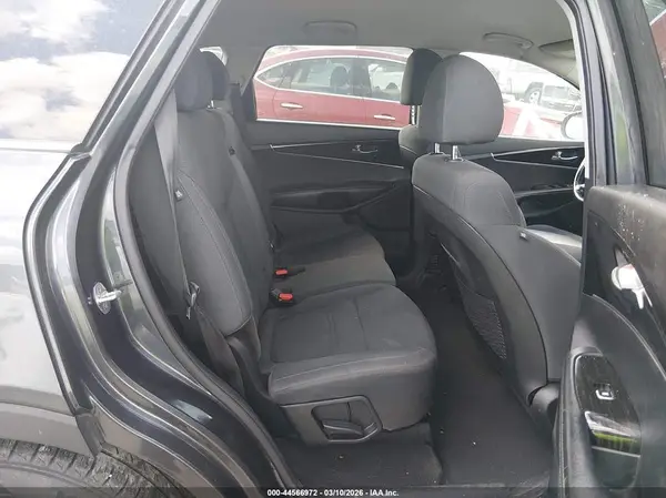 5XYPGDA31KG604258 2019 KIA SORENTO - Image 8