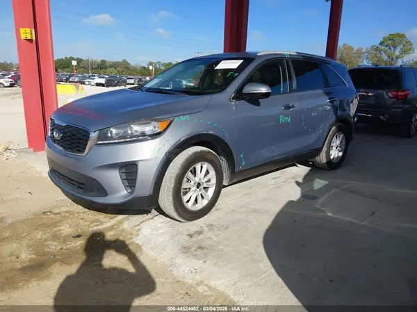 5XYPGDA31KG604406 2019 KIA SORENTO - Image 2