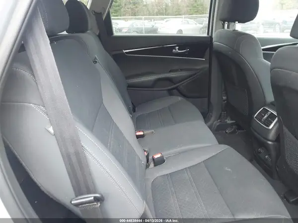 5XYPGDA31LG628125 2020 KIA SORENTO - Image 8