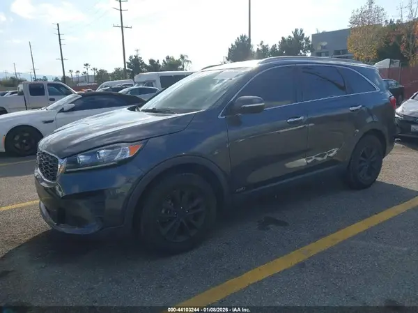 5XYPGDA31LG649878 2020 KIA SORENTO - Image 2