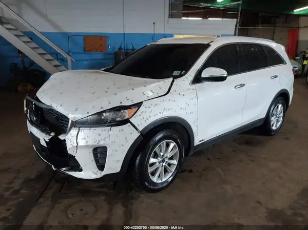 5XYPGDA31LG654563 2020 KIA SORENTO - Image 2