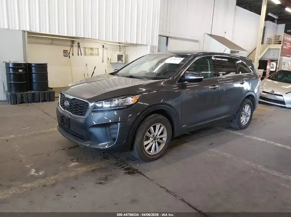 5XYPGDA31LG660931 2020 KIA SORENTO - Image 2