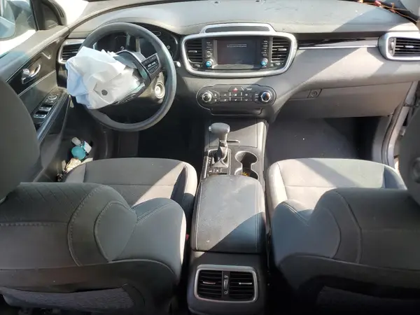 5XYPGDA31LG664512 2020 KIA SORENTO - Image 8