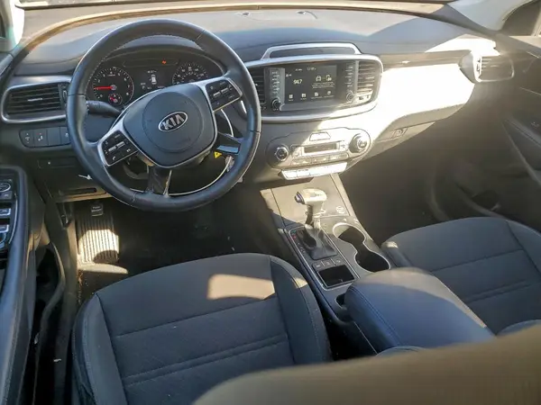 5XYPGDA31LG678636 2020 KIA SORENTO - Image 8