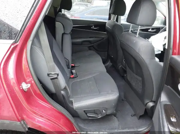 5XYPGDA31LG702630 2020 KIA SORENTO - Image 8
