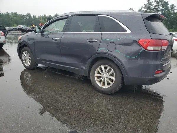 5XYPGDA32GG006364 2016 KIA SORENTO - Image 2