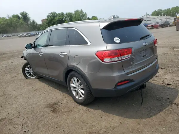 5XYPGDA32GG009622 2016 KIA SORENTO - Image 2