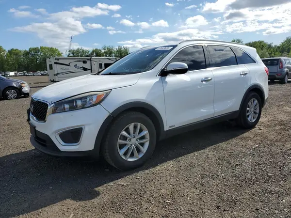 5XYPGDA32GG015582 2016 KIA SORENTO - Image 1