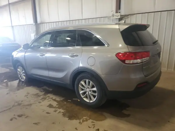 5XYPGDA32GG019521 2016 KIA SORENTO - Image 2