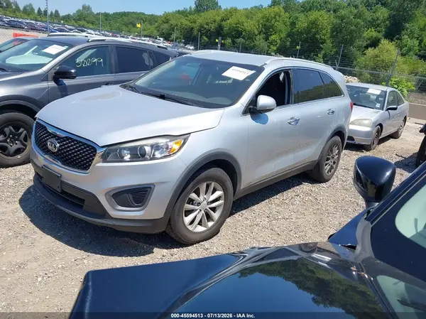 5XYPGDA32GG019714 2016 KIA SORENTO - Image 2