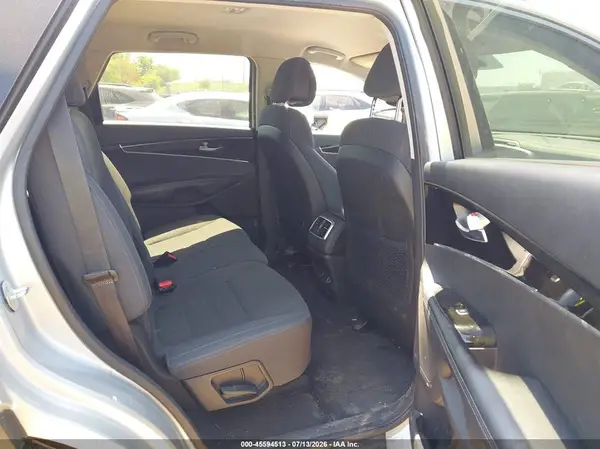 5XYPGDA32GG019714 2016 KIA SORENTO - Image 8