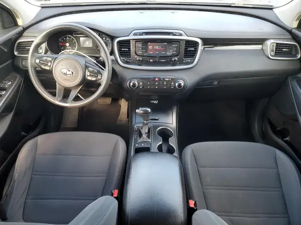 5XYPGDA32GG021415 2016 KIA SORENTO - Image 8