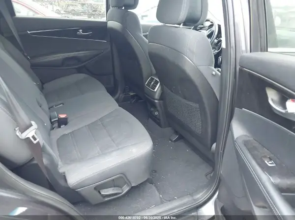 5XYPGDA32GG026503 2016 KIA SORENTO - Image 8