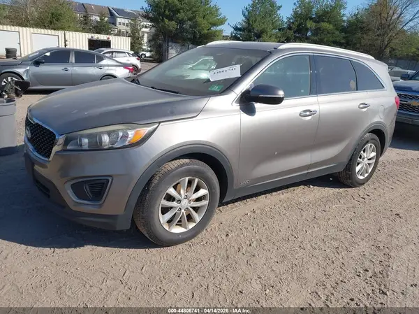 5XYPGDA32GG026596 2016 KIA SORENTO - Image 2