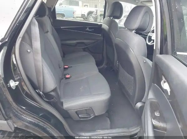 5XYPGDA32GG032558 2016 KIA SORENTO - Image 8
