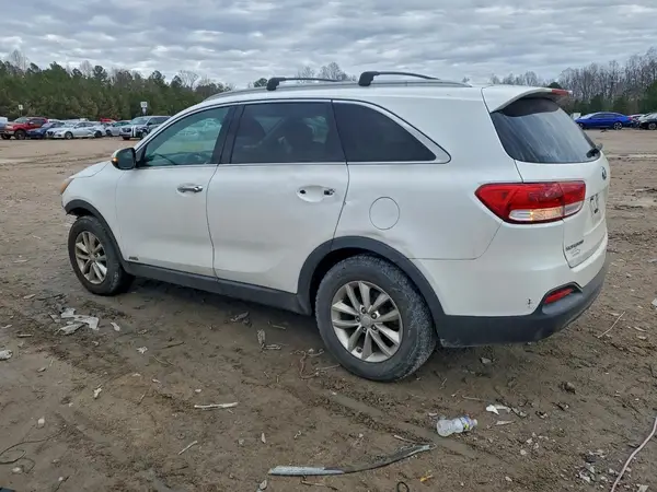 5XYPGDA32GG037081 2016 KIA SORENTO - Image 2