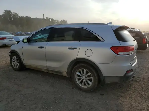 5XYPGDA32GG037999 2016 KIA SORENTO - Image 2