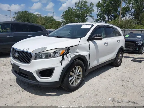 5XYPGDA32GG040157 2016 KIA SORENTO - Image 2