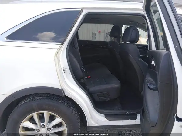 5XYPGDA32GG040157 2016 KIA SORENTO - Image 8