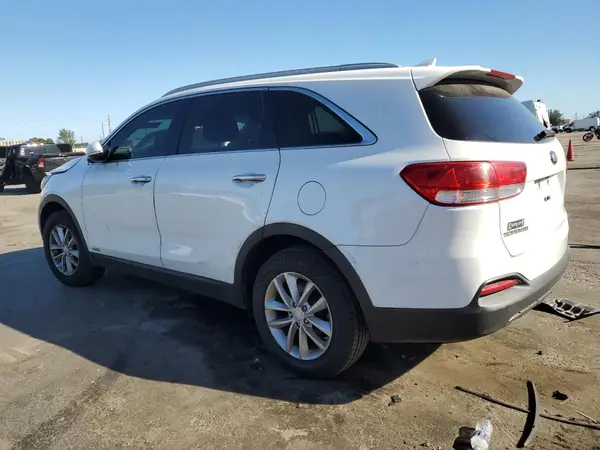 5XYPGDA32GG046525 2016 KIA SORENTO - Image 2