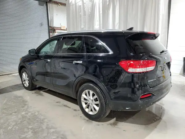 5XYPGDA32GG054768 2016 KIA SORENTO - Image 2