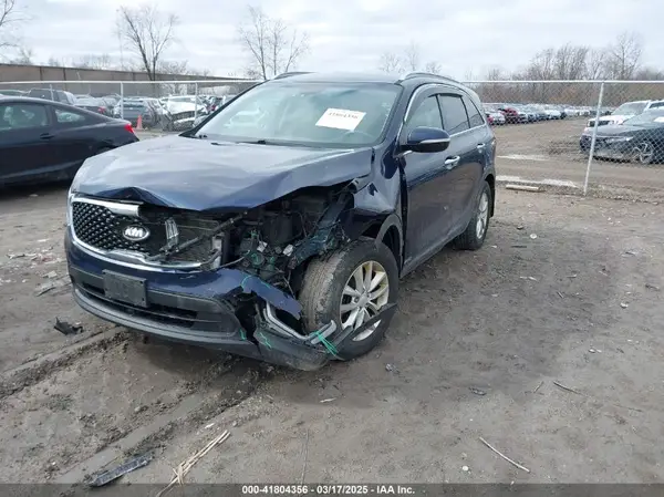 5XYPGDA32GG056133 2016 KIA SORENTO - Image 2
