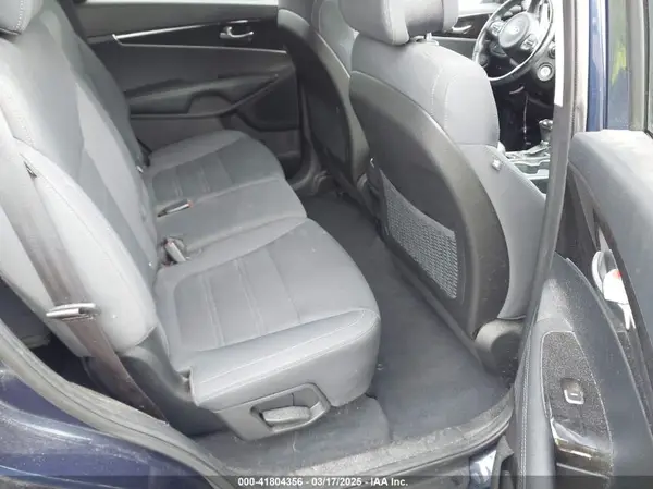5XYPGDA32GG056133 2016 KIA SORENTO - Image 8