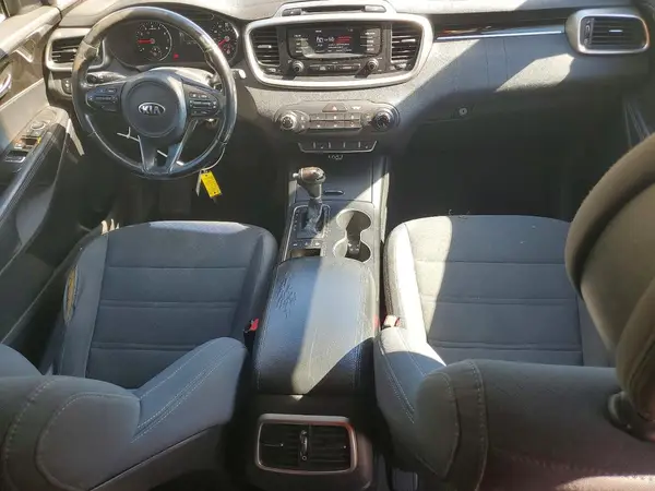 5XYPGDA32GG061123 2016 KIA SORENTO - Image 8