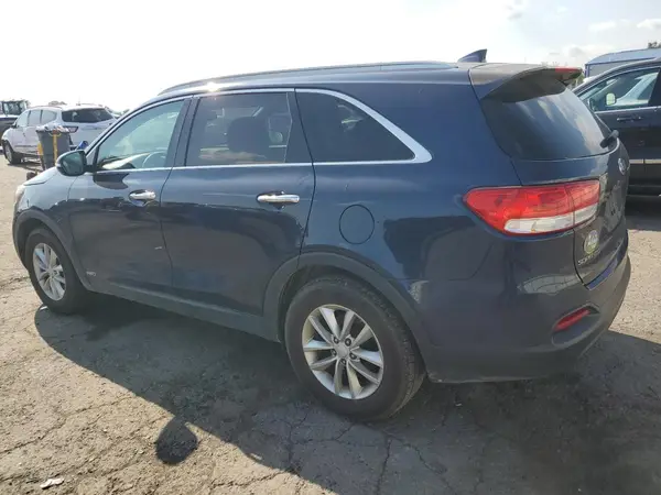 5XYPGDA32GG068332 2016 KIA SORENTO - Image 2