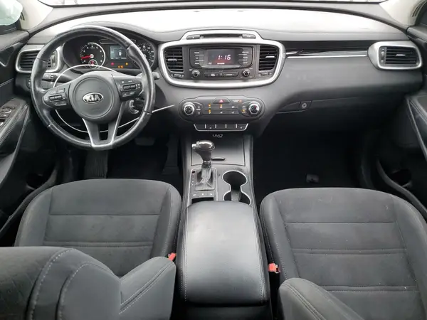 5XYPGDA32GG078181 2016 KIA SORENTO - Image 8