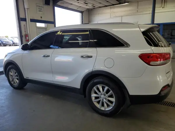 5XYPGDA32GG080996 2016 KIA SORENTO - Image 2
