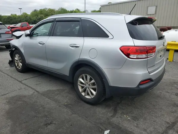 5XYPGDA32GG081243 2016 KIA SORENTO - Image 2