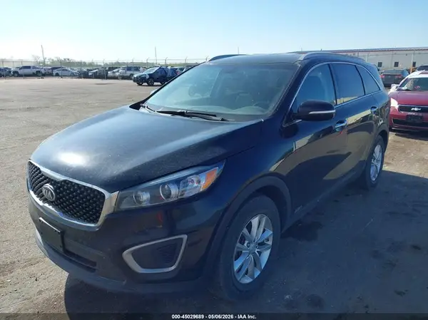 5XYPGDA32GG095966 2016 KIA SORENTO - Image 2