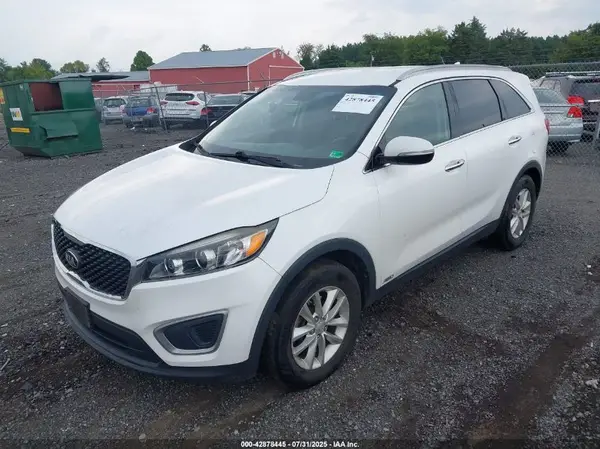 5XYPGDA32GG105329 2016 KIA SORENTO - Image 2