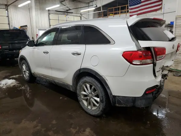 5XYPGDA32GG106917 2016 KIA SORENTO - Image 2