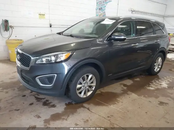 5XYPGDA32GG112331 2016 KIA SORENTO - Image 2