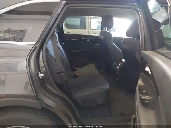 5XYPGDA32GG112331 2016 KIA SORENTO - Image 8