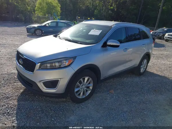 5XYPGDA32GG112717 2016 KIA SORENTO - Image 2